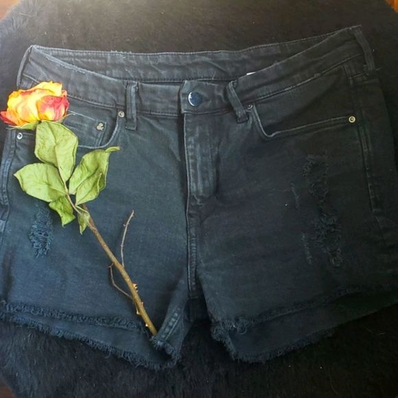 ✨2FOR15$✨H&M Black Jean Shorts - Picture 1 of 4